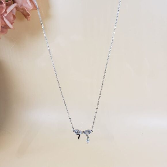 Brand New Rhinestone Diamond Style Ribbon Necklace - Picture 4 of 6